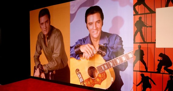 "Twoja kariera jest w toalecie" - tak szczerze i bez ogródek na pytanie Elvisa odpowiedział Steve Binder, znany producent programów telewizyjnych. Było to na początku czerwca 1968 roku. Kilka tygodni później w studiach NBC w Los Angeles kręcono program telewizyjny „’68 Comeback Special”, dzięki któremu Król Rock’n’Rolla po latach kręcenia filmów wrócił do koncertów i występów na żywo. Właśnie na ekrany wchodzi dokument pt.  „Reinventing Elvis: The ’68 Comeback Special” pokazujący kulisy przełomowego programu telewizyjnego. W środę mija 46. rocznica śmierci Elvis Presleya – muzycznego Idola milionów ludzi na świecie.