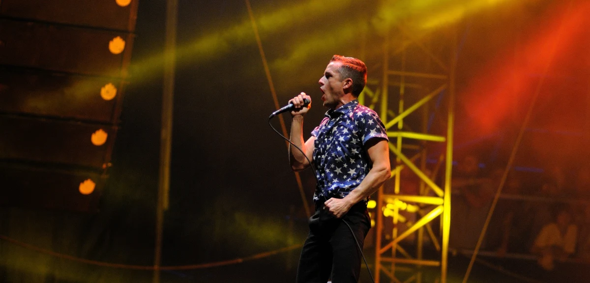 Koncert The Killers w Ozurgeti nie zostanie zapamiętany przez wyjątkowe wrażenia muzyczne, a skandal jaki wywołał zespół. Lider Brandon Flowers zaprosił na scenę perkusistę z Rosji i nazwał go „bratem” swoich fanów. To zbulwersowało część publiki. Widowie zaczęli gwizdać i opuszczać stadion, na którym odbywał się koncert – podaje „The Guardian”.