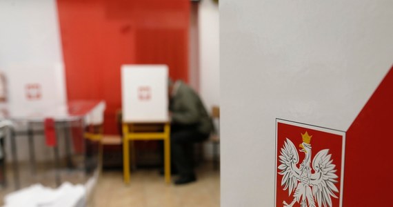 Dotychczas do Państwowej Komisji Wyborczej wpłynęło 28 zawiadomień o utworzeniu komitetu wyborczego. Zarejestrowanych zostało 27 komitetów wyborczych - poinformował na konferencji prasowej przewodniczący Państwowej Komisji Wyborczej sędzia Sylwester Marciniak.