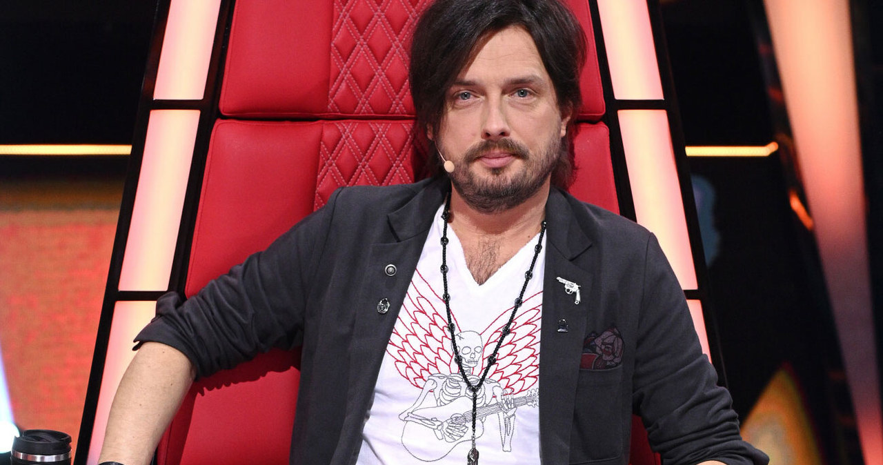 Piotr Cugowski nie będzie trenerem piątej edycji "The Voice Senior", chociaż wokalista zgłaszał chęć pozostania w programie. Głos na temat końca końca przygody z formatem TVP zabrał menedżer gwiazdora. 