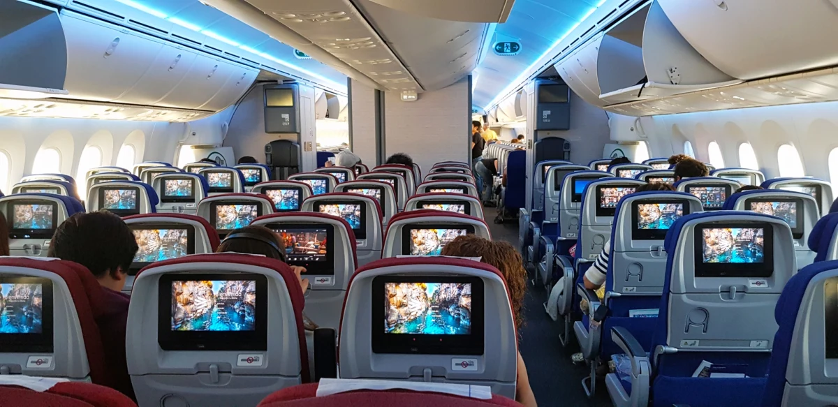 Tragedia w przestworzach. Pilot samolotu lecącego z Miami do Santiago de Chile zmarł, kiedy maszyna była na wysokości 10 tysięcy metrów. Odszedł od sterów tylko na chwilę, by skorzystać z toalety, i już nie wrócił.