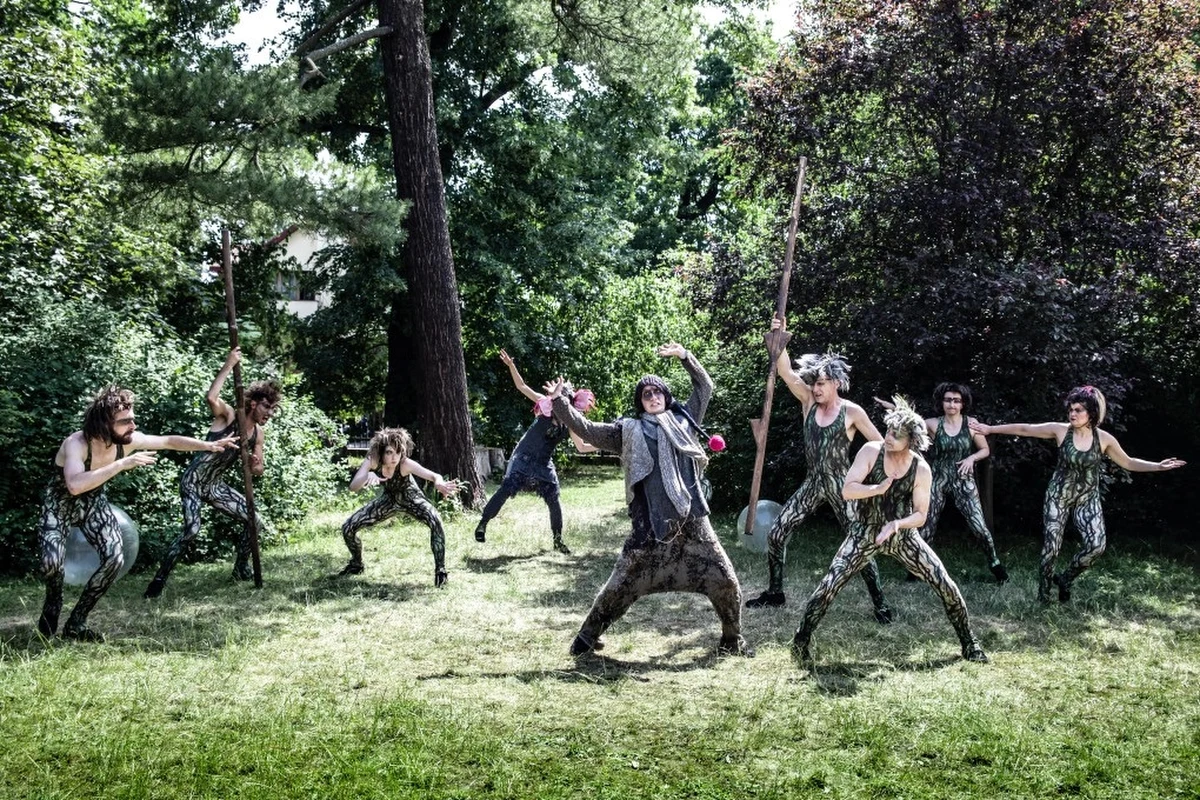 Wrocławski Teatr Pantomimy wyrusza z objazdowymi spektaklami wakacyjnymi po Dolnym Śląsku. Przedstawienie „Mikrokosmos” zaprezentowane zostanie w pięciu miejscowościach, w których nie ma teatrów instytucjonalnych.