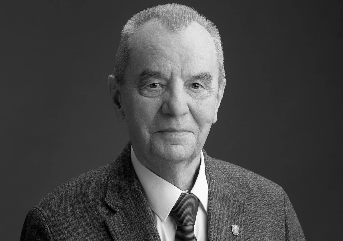 Nie żyje Jan Stopyra, były prezydent Szczecina i wieloletni samorządowiec. To jemu miasto zawdzięcza legendarne inwestycje. Miał 89 lat.
