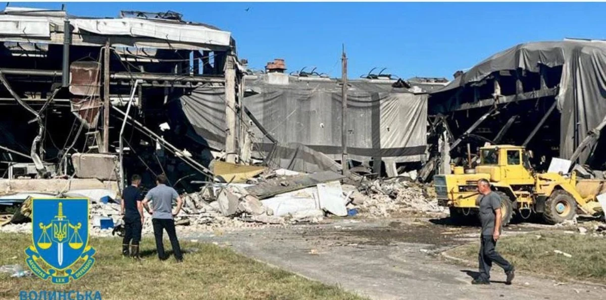 Ambasada Rosji w Szwecji potwierdziła, że w nocy 15 sierpnia wojska Federacji uderzyły w szwedzką fabrykę w Łucku. Moskwa utrzymuje, że zniszczono w ten sposób jedno z kluczowych przedsiębiorstw przemysłu zbrojeniowego "reżimu kijowskiego".