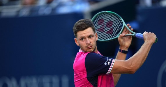 ​Hubert Hurkacz awansował do 1/8 finału turnieju tenisowego ATP 1000 na twardych kortach w Cincinnati (pula nagród 6,6 mln dolarów). W 2. rundzie pokonał broniącego tytułu Chorwata Bornę Corica 5:7, 6:3, 6:3. Jego kolejnym rywalem będzie Grek Stefanos Tsitsipas.