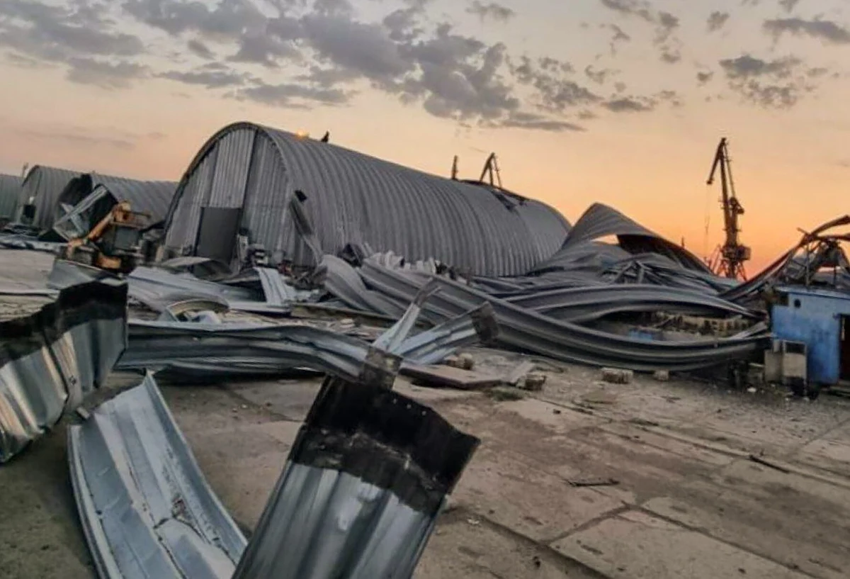 Działania Moskwy na Morzu Czarnym mogą doprowadzić do bezpośredniej wojny z Sojuszem Północnoatlantyckim. Chodzi przede wszystkim o przechwytywanie statków na wodach międzynarodowych i próby nałożenia kagańca ekonomicznego na Ukrainę. Przed takim scenariuszem ostrzega na łamach Politico były naczelny dowódca sił zbrojnych NATO w Europie (SACEUR), admirał marynarki wojennej USA James Stavridis.