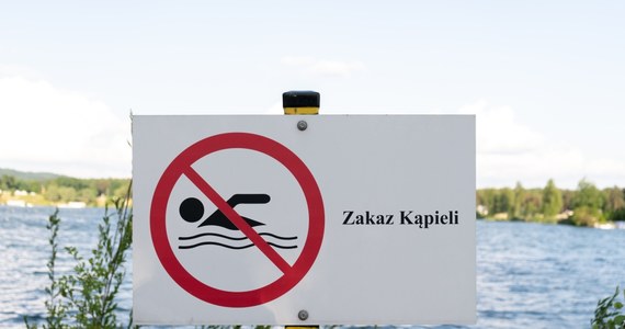 Z powodu zakwitu sinic zamknięte zostało kąpielisko w Czaplinku (Zachodniopomorskie) - poinformował w czwartek Zachodniopomorski Urząd Wojewódzki w Szczecinie. W regionie nieczynne są obecnie cztery kąpieliska. 
