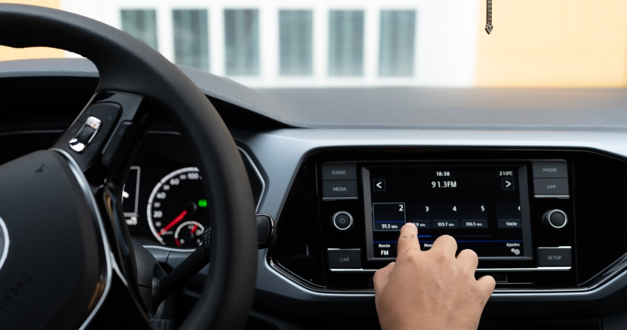 Mandat za radio w aucie. Nowe kary od 1 stycznia