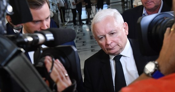 Sejm większością 238 głosów odrzucił wniosek o zgodę na pociągnięcie posła PiS Jarosława Kaczyńskiego do odpowiedzialności karnej. Lider PiS został oskarżony o zniesławienie w związku z słowami o kobietach "dających w szyję".