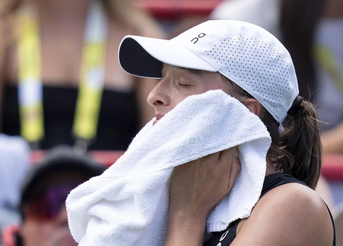 Liderka światowego rankingu tenisa przebudziła się po nieudanym pierwszym secie i w dwóch pozostałych nie dała szans Chince Zheng. To oznacza, że Iga Świątek zagra w ćwierćfinale turnieju WTA 1000 w Cincinnati.