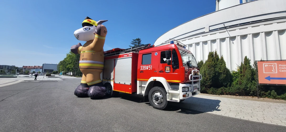 Na co dzień biorą udział w akcjach gaśniczych i ratowniczych, a już jutro będą cieszyły oczy odwiedzających Międzynarodowe Targi Poznańskie. Przed nami szósta edycja Ogólnopolskiego Zlotu Czerwonych Samochodów - imprezy, podczas której głównymi bohaterami są wozy strażackie. 