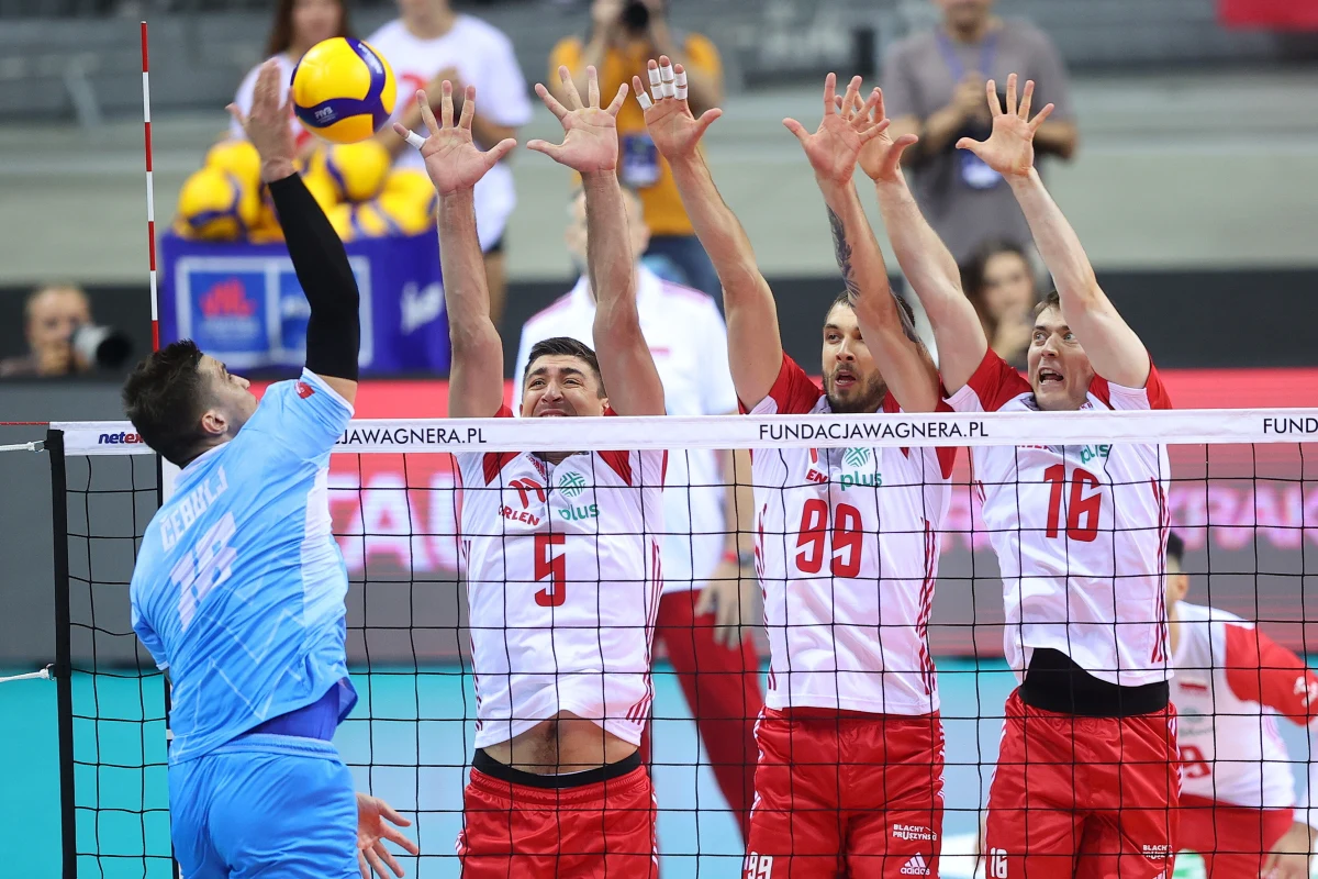 Polscy siatkarze przegrali ze Słowenią 0:3 (21:25, 18:25, 21:25) w pierwszym meczu rozpoczętej w Krakowie 20. edycji Memoriału Jerzego Huberta Wagnera. W drugim piątkowym spotkaniu Francja zmierzy się z Włochami.