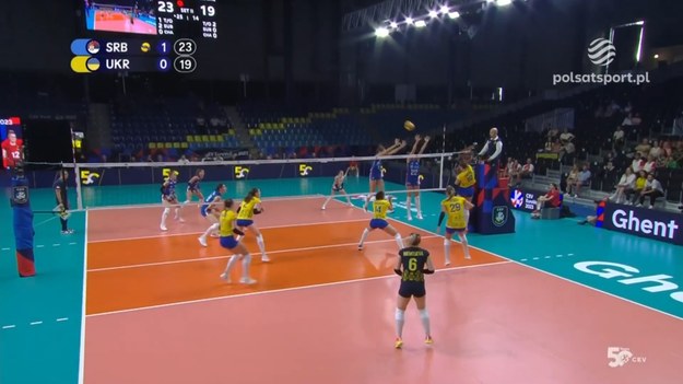 Skrót meczu Serbia – Ukraina 3:0 (25:14, 25:19, 25:16). Mistrzostwa Europy siatkarek 2023 – grupa A.

