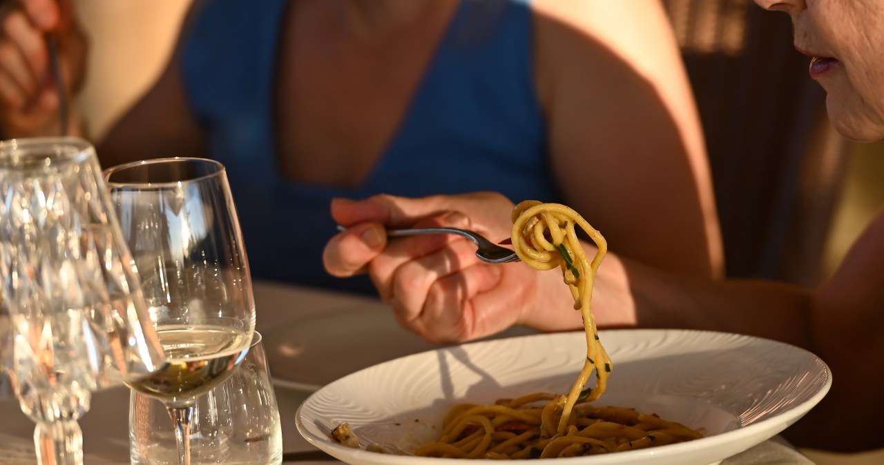 Lokale w Austrii wprowadziły opłaty za talerze. "Wymknęło się spod kontroli"