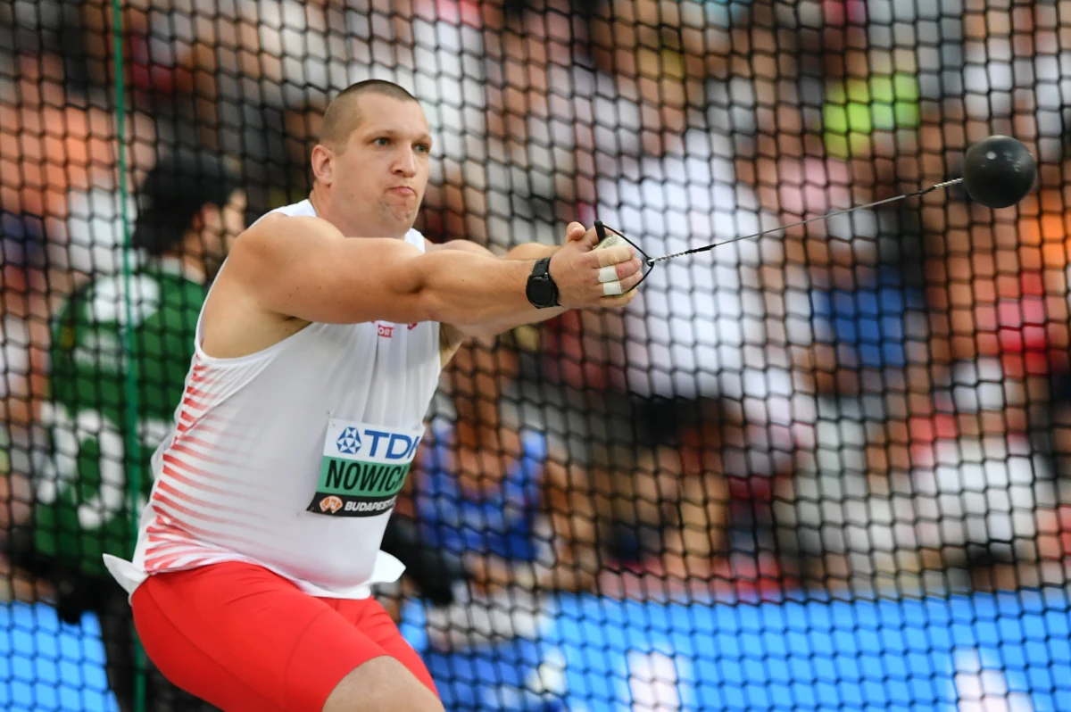 Młociarz Wojciech Nowicki zdobył srebrny medal lekkoatletycznych mistrzostw świata w Budapeszcie. Triumfował Kanadyjczyk Ethan Katzberg. Brąz wywalczył Węgier Bence Halasz. Paweł Fajdek zajął czwarte miejsce.