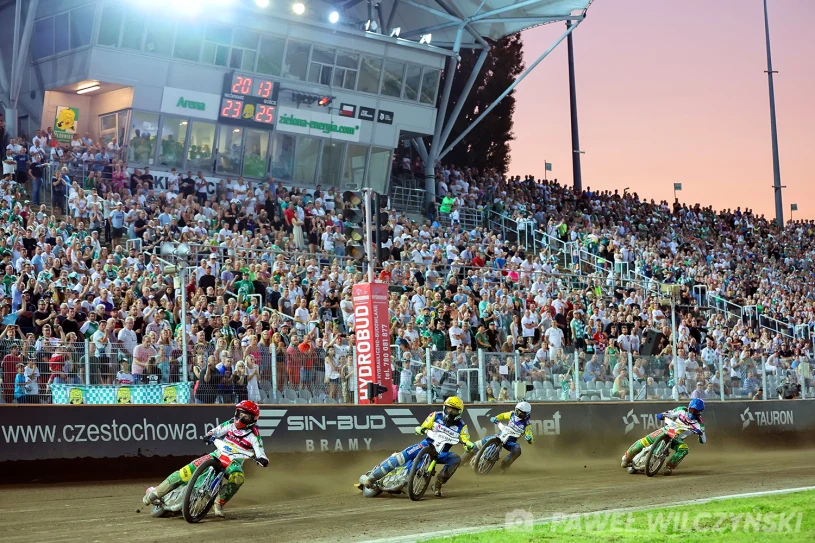 Włókniarz walczy o przetrwanie, ale planuje budowę. "Musimy to zrobić"