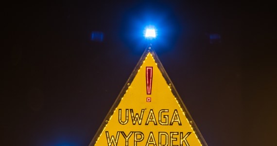 Poważny wypadek w Gorlicach w Małopolsce. Na drodze krajowej nr 28 zderzyły się dwa samochody osobowe. Jedna osoba zginęła, dwie są ranne.