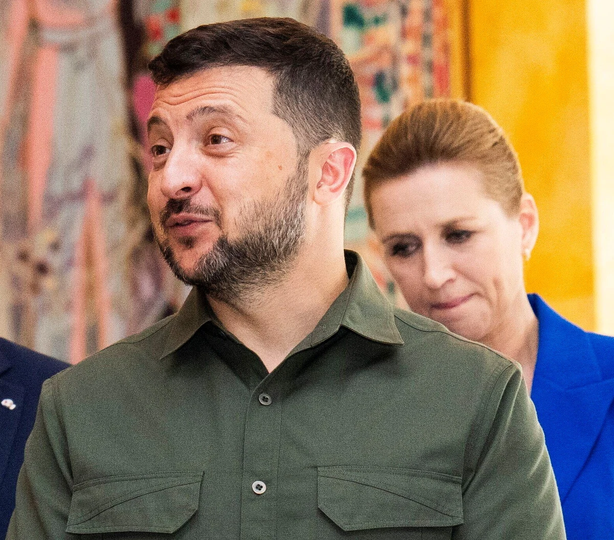 Podczas wizyty w Danii Wołodymyr Zełenski został zapytany, czy jest gotów na rezygnację z części terytorium swojego kraju w zamian za przyjęcie do NATO. Ukraiński prezydent odpowiedział w duchu dobrze znanym z "Potopu" Henryka Sienkiewicza.