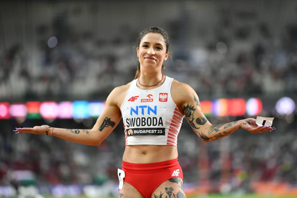 W trzecim dniu lekkoatletycznych mistrzostw świata w Budapeszcie Ewa Swoboda zajęła szóste miejsce w finale biegu na 100 m. Polska sprinterka była najlepszą Europejką. Swoboda w walce o medale wystąpiła po ogromnym zamieszaniu. Natalia Kaczmarek w spektakularnym stylu awansowała do finału rywalizacji na 400 m.
