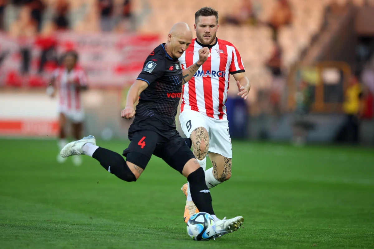 Cracovia zremisowała w ostatnim meczu 5. kolejki ekstraklasy z Piastem Gliwice 1:1. Goście wyrównującą bramkę zdobyli w doliczonym czasie gry z rzutu karnego. 