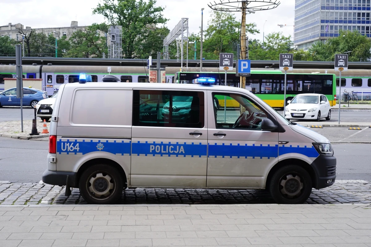 We wtorek około godz. 9 przeprowadzono próbną ewakuację osób przebywających na terenie dworca kolejowego Poznań Główny oraz sąsiedniego dworca autobusowego i galerii handlowej.