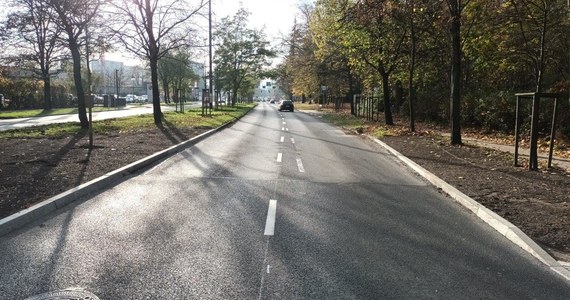 Trwa remont nawierzchni dwóch pasów Alei Niepodległości w Sopocie. To odcinek jezdni w kierunku Gdańska od granicy z Gdynią do przejścia dla pieszych przy siedzibie ZDiZ Sopot.