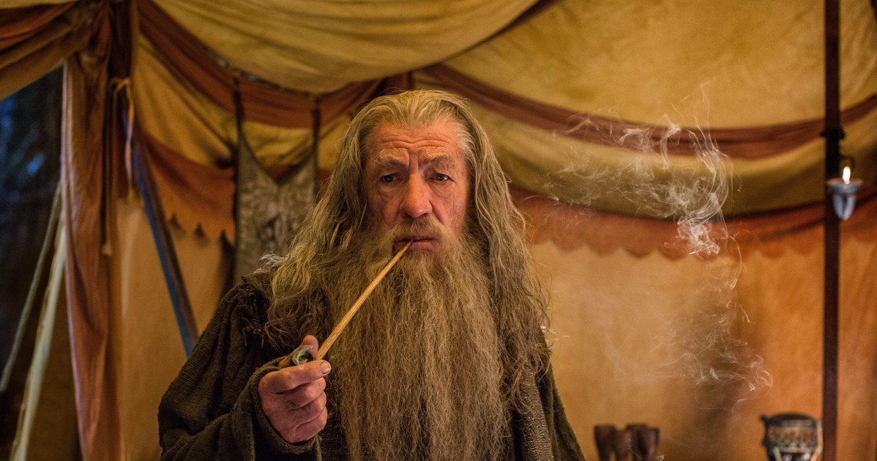 Ian McKellen jest najbardziej znany z roli Gandalfa w trylogiach "Władca Pierścieni" i "Hobbit". Jak się jednak okazuje, praca na planie tej drugiej serii, nie była tym, czego aktor się spodziewał.