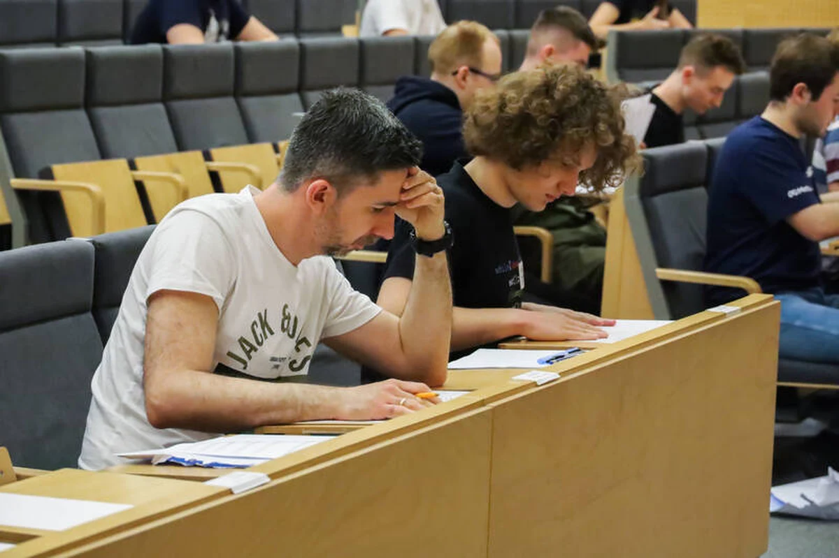 Blisko 400 zawodników i zawodniczek z dwunastu krajów weźmie udział w rozpoczynających się w piątek 37. Międzynarodowych Mistrzostwach w Grach Matematycznych i Logicznych. Gospodarzem dwudniowego wydarzenia, które po raz pierwszy odbędzie się w Polsce, jest Politechnika Wrocławska. 