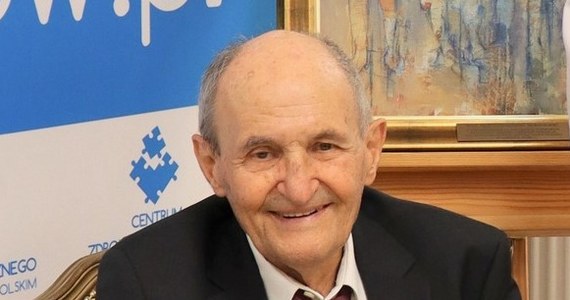 96-letni prof. Eugeniusz Murawski nie będzie już operował małych pacjentów. Przez wiele lat był on najstarszym czynnym chirurgiem dziecięcym w naszym kraju. Od 1983 r. regularnie przyjeżdżał na operacje do szpitala wojewódzkiego w Gorzowie Wlkp. Od stołu operacyjnego odszedł dopiero podczas ostatniej pandemii.