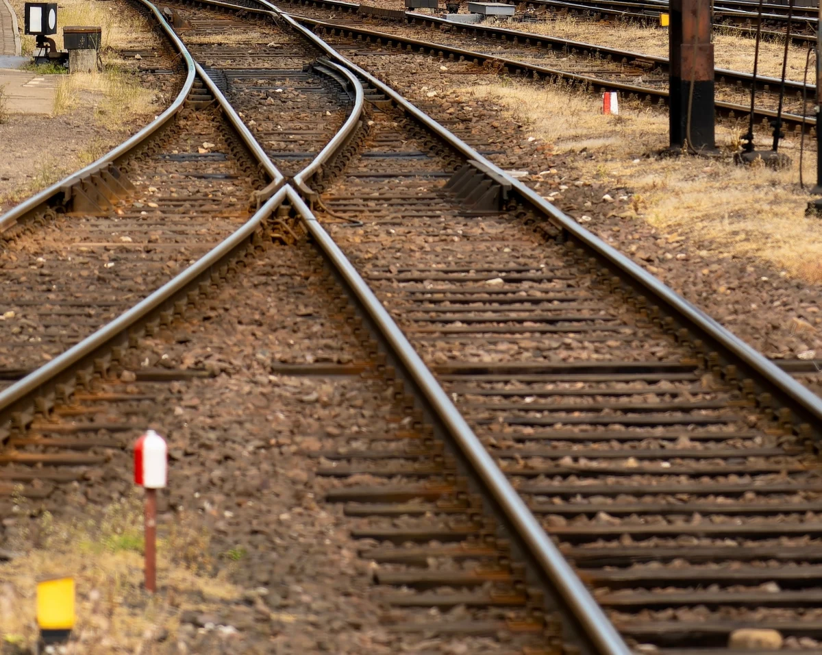 Urządzenie pomiarowe należące najprawdopodobniej do miedziowego kombinatu KGHM, na które natrafiono w okolicach Legnicy, postawiło na nogi praktycznie wszystkie służby. 
