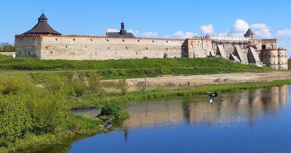 W ataku dronów rosyjskich na obwód chmielnicki ucierpiały budynki twierdzy w Międzybożu pochodzącej z XVI wieku - podał we wtorek portal Ukraińska Prawda. Dzieje zamku związane są z rodami magnackimi dawnej Rzeczypospolitej, m.in. Sieniawskich i Czartoryskich.