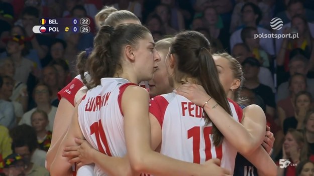 Skrót meczu Polska – Belgia 3:0 (25:22, 25:23, 25:21). Mistrzostwa Europy siatkarek – grupa A.