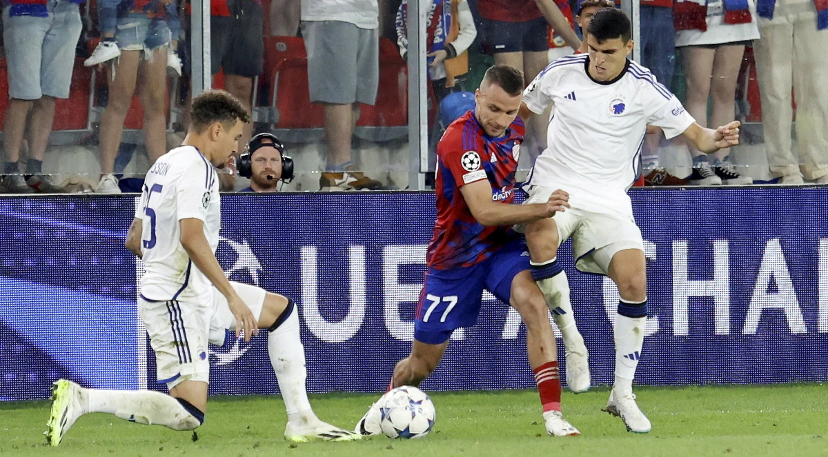 Pierwszy mecz czwartej rundy eliminacji Ligi Mistrzów nie przebiegł po myśli Rakowa Częstochowa. Podopieczni Dawida Szwargi przegrali 0:1 po samobójczym golu Bogdana Racovițana. Rewanż na stadionie Parken w przyszłym tygodniu - w środę, 30 sierpnia, o godz. 21:00.