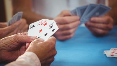 80-latkowie pobili się przy grze w karty w domu seniora