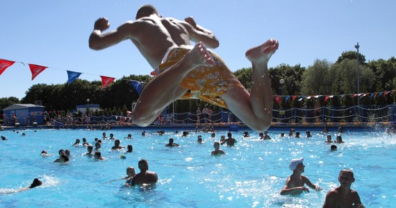 Piątek będzie ostatnim dniem funkcjonowania basenów letnich na "Chwiałce" w obecnym sezonie – poinformował rzecznik prasowy Poznańskich Ośrodków Sportu i Rekreacji Filip Borowiak. Pływalnia Kasprowicza będzie działała do niedzieli 3 września.