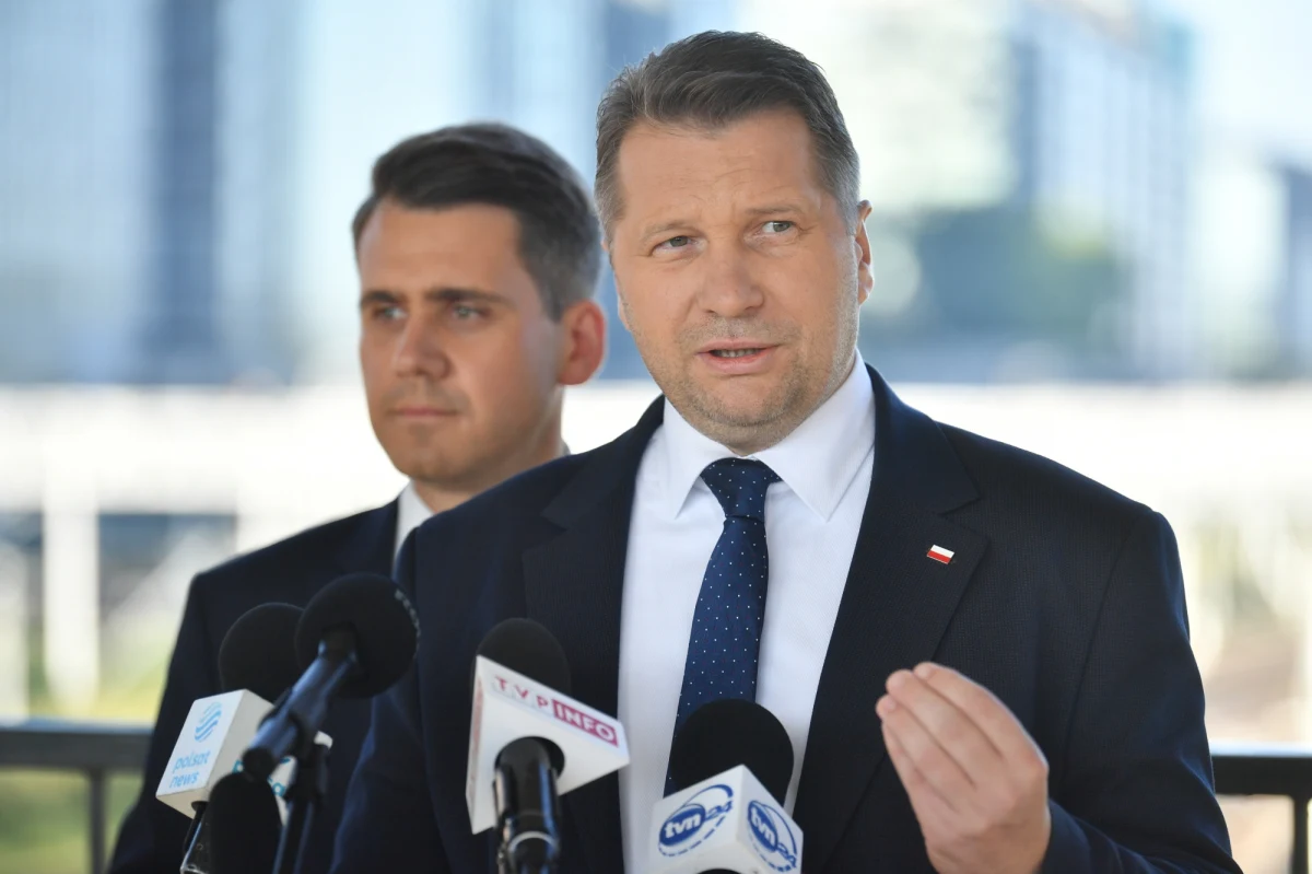 Donald Tusk równa się wyprzedaż majątku. Za rządów PO-PSL Polska straciła panowanie nad setkami spółek, m.in. nad strategiczną PKP Energetyka - powiedział szef MEiN Przemysław Czarnek na konferencji prasowej. Jak dodał, rząd PiS w ramach repolonizacji strategicznych spółek odkupił 100 proc. akcji PKP Energetyka.
