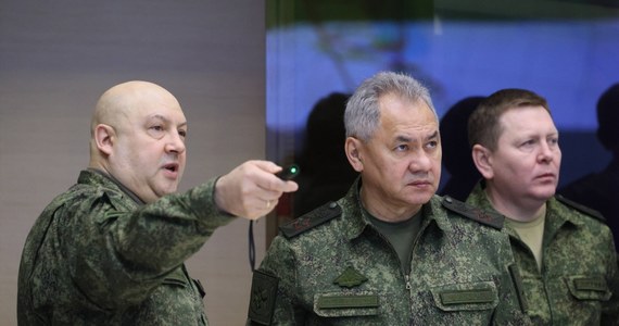 Generał Siergiej Surowikin nie jest już dowódcą Sił Powietrzno-Kosmicznych (WKS) Rosji - informuje Radio Swoboda. Zwolennik Jewgienija Prigożyna najprawdopodobniej został zwolniony tajnym dekretem Władimira Putina.