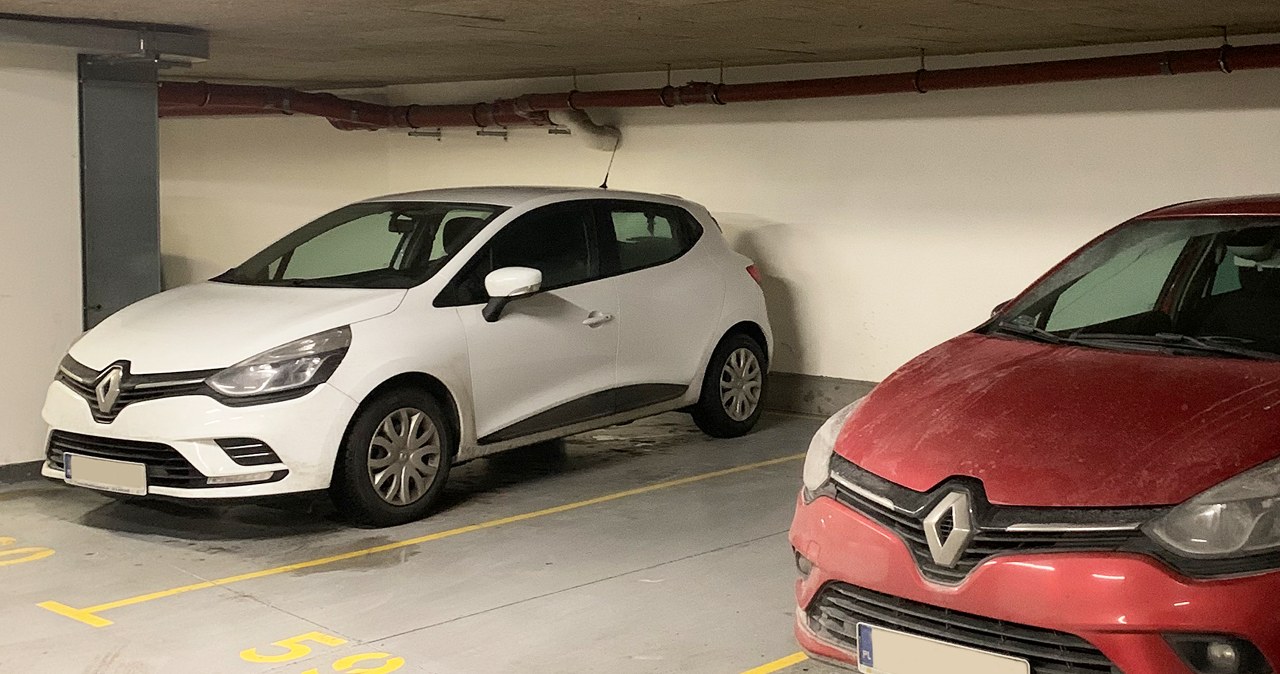 Miejsca parkingowe droższe niż kiedyś kawalerki. Kierowcy płacą majątek