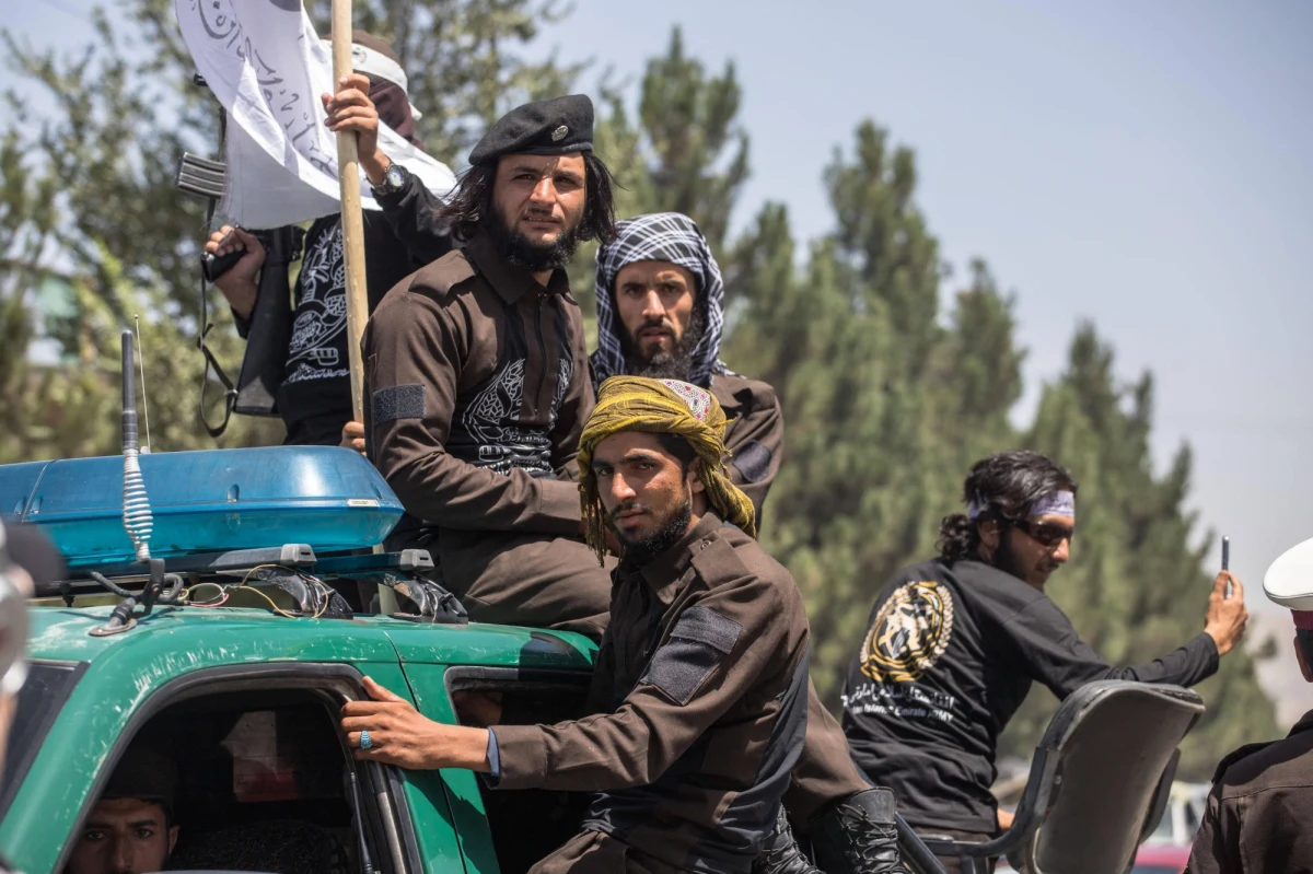 Taliban uniemożliwił stu kobietom wyjazd na studia do Zjednoczonych Emiratów Arabskich - powiadomiła agencja Reutera, powołując się na informacje od grupy Al Habtoor, która miała sponsorować podróż i edukację Afganek.