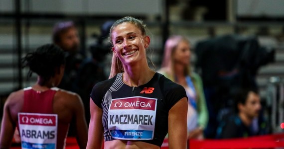 Natalia Kaczmarek zajęła drugie miejsce w finale biegu na 400 m podczas lekkoatletycznych mistrzostw świata w Budapeszcie. Polka z czasem 49,57 s okazała się gorsza jedynie od Dominikanki Marileidy Paulino, która metę przekroczyła z czasem 48,76.