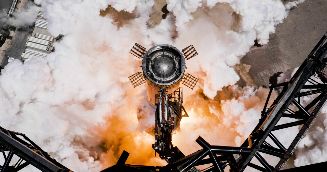 SpaceX pracuje nad nową wersją potężniej rakiety