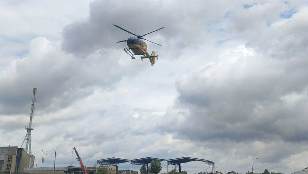 2,5-letni chłopczyk wypadł z okna na pierwszym piętrze domu jednorodzinnego w Skorogoszczy w powiecie brzeskim na Opolszczyźnie. Dziecko trafiło do szpitala. 