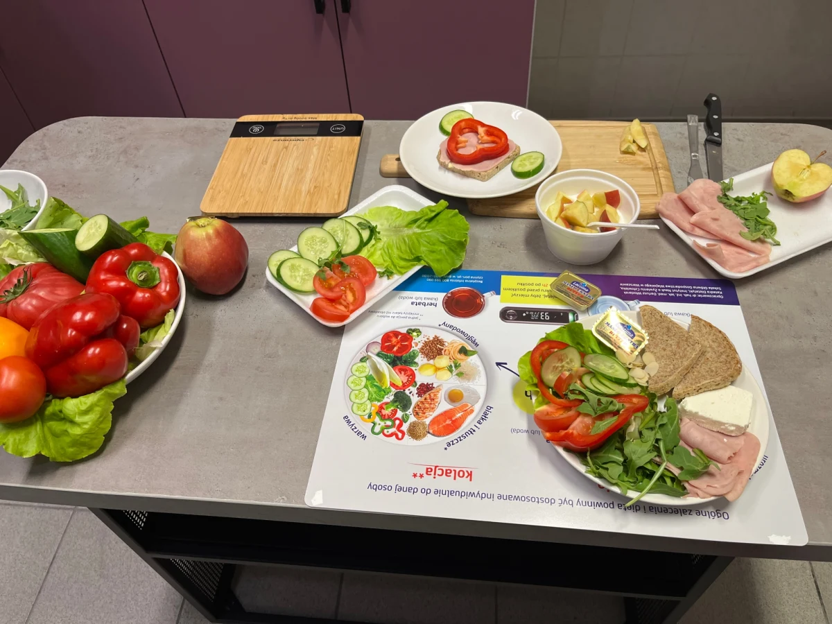 Kolorowa i świetnie wyposażona jest nowa kuchnia na oddziale diabetologii dziecięcej i pediatrii Górnośląskiego Centrum Zdrowia Dziecka w Katowicach. Pełni nieco inną funkcję niż kuchnie na pozostałych szpitalnych oddziałach. 