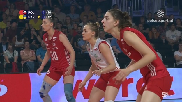 Skrót meczu Polska – Ukraina 3:1 (25:17, 22:25, 25:17, 25:17). Mistrzostwa Europy siatkarek – grupa A. 

