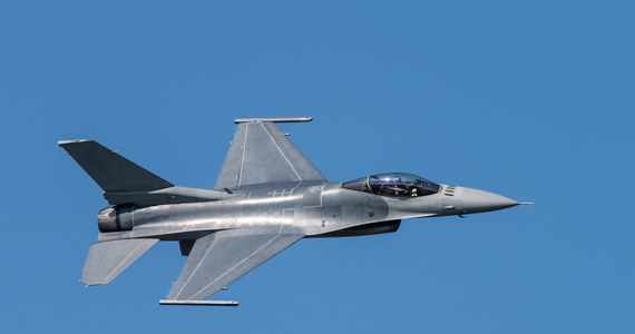 Premier Norwegii Jonas Gahr Store ogłosił w Kijowie przekazanie Ukrainie samolotów wielozadaniowych F-16. Potwierdził tym samym wcześniejsze doniesienia mediów. Według norweskiego nadawcy NRK będzie to od pięciu do 10 maszyn.