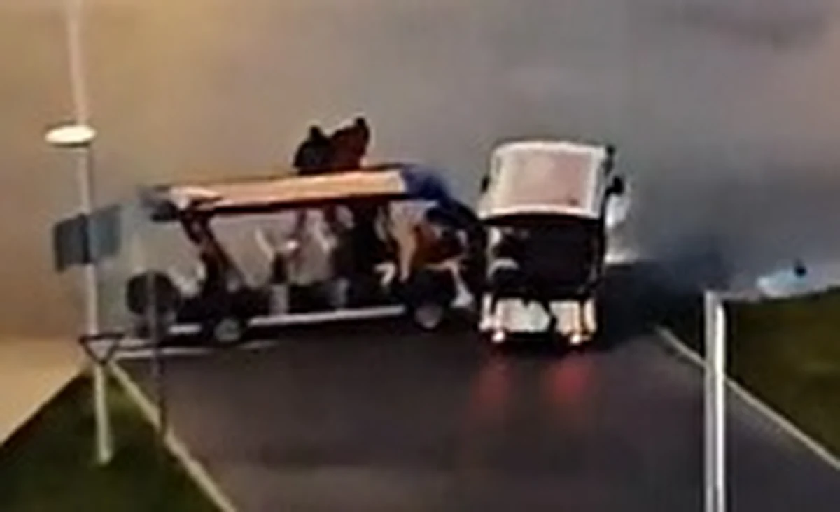 Do niecodziennej sytuacji doszło na lekkoatletycznych mistrzostwach świata w Budapeszcie. Zderzyły się tam dwa meleksy transportujące zawodników na stadion. W wypadku ucierpiał Jamajczyk Andrew Hudson.