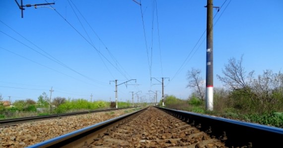 Zerwana została sieć trakcyjna w lubuskim Boczowie. Z tego powodu zablokowany jest ruch kolejowy na trasie Warszawa-Berlin. 