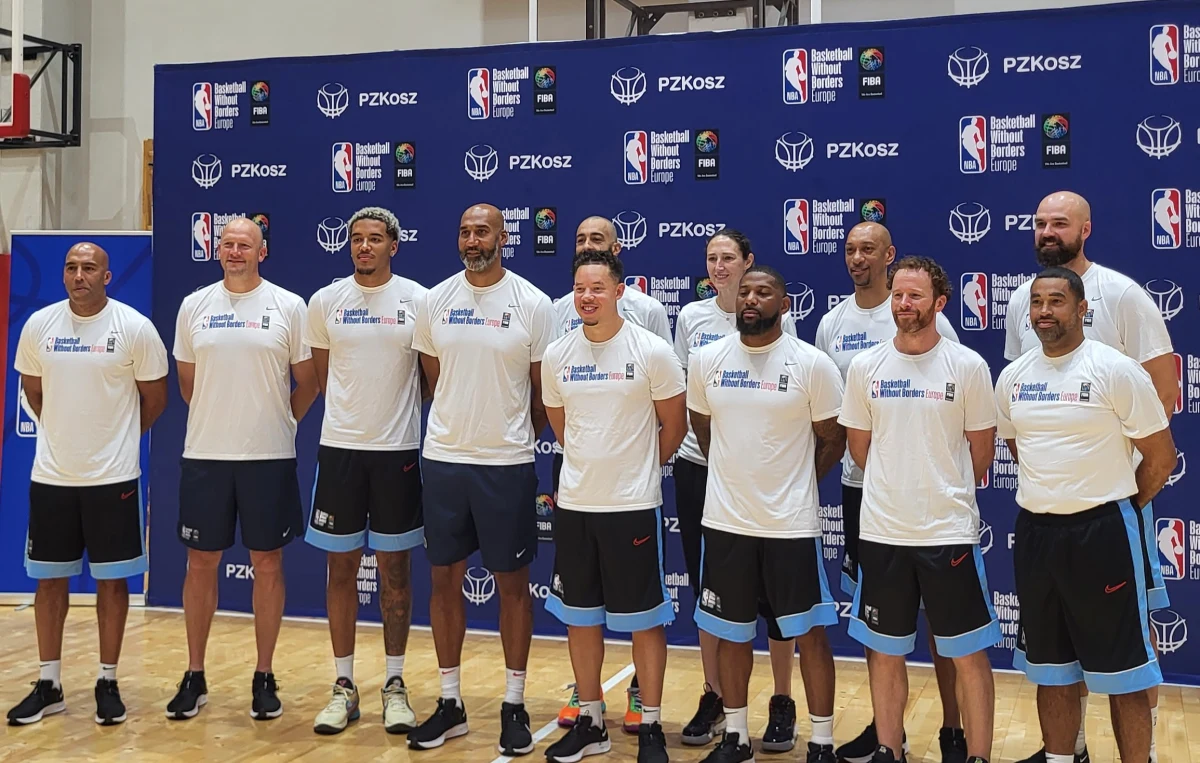 Do poniedziałku w centrum sportowym WKK Wrocław odbywa się obóz koszykarski NBA Koszykówka Bez Granic. Młodzi koszykarze z całej Europy ćwiczą pod opieką trenerów z najlepszej ligi świata. Ambasadorem wydarzenia w Polsce jest jedyny Polak grający w profesjonalnym klubie NBA - Jeremy Sochan.