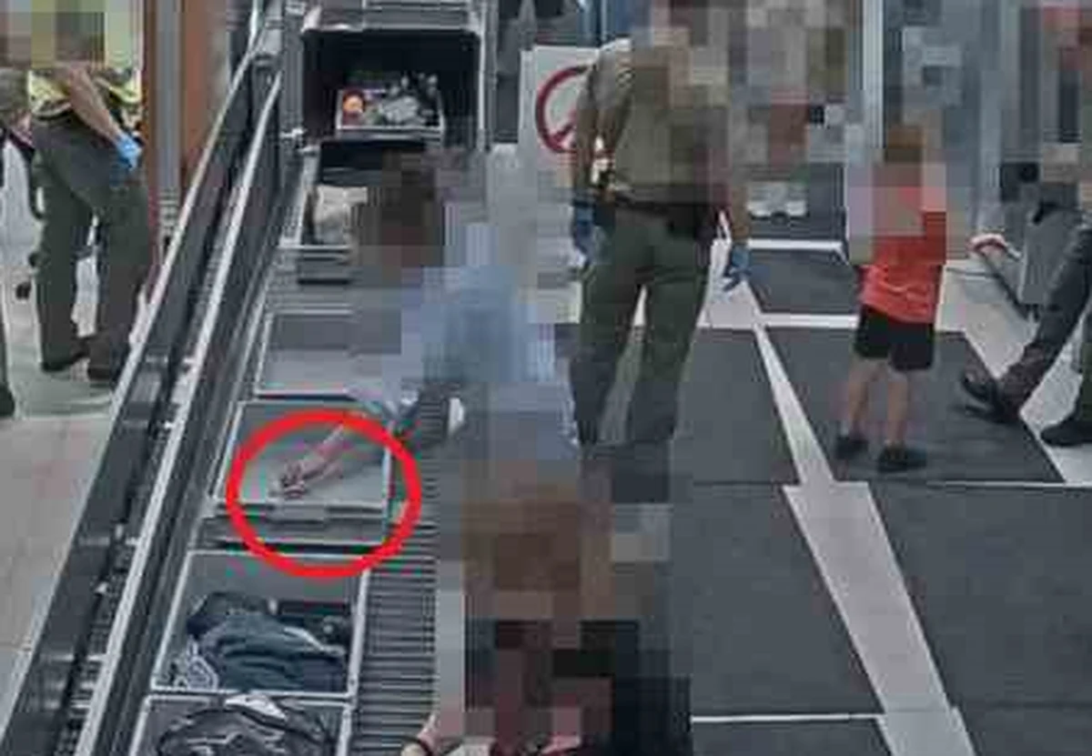 Do kradzieży biżuterii doszło podczas odprawy bezpieczeństwa na lotnisku w Lublinie. Podejrzana w tej sprawie 65-latka poleciała z łupem na wczasy. Po powrocie została zatrzymana i usłyszała już zarzut. Grozi jej do 5 lat pozbawienia wolności.