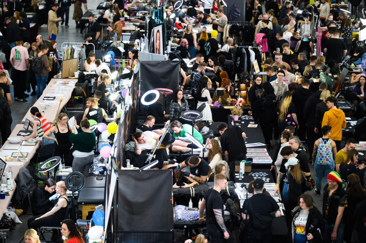 ​W pierwszy weekend września w Międzynarodowym Centrum Kongresowym w Katowicach odbędzie się 43. Tattoo Konwent. Festiwal prezentujący innowacyjne podejście do sztuki zgromadzi ponad 300 artystów tatuażu, którzy zaprezentują swoje umiejętności w aż 9 kategoriach konkursowych.